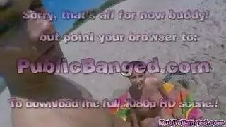لديها ثديين جميلات جدا وطبيعية 100٪