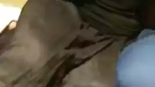 الزوجان الأثريان يختبران كيف تحب السحاقيات ممارسة الحب ، بينما تتأرجح الكاميرا